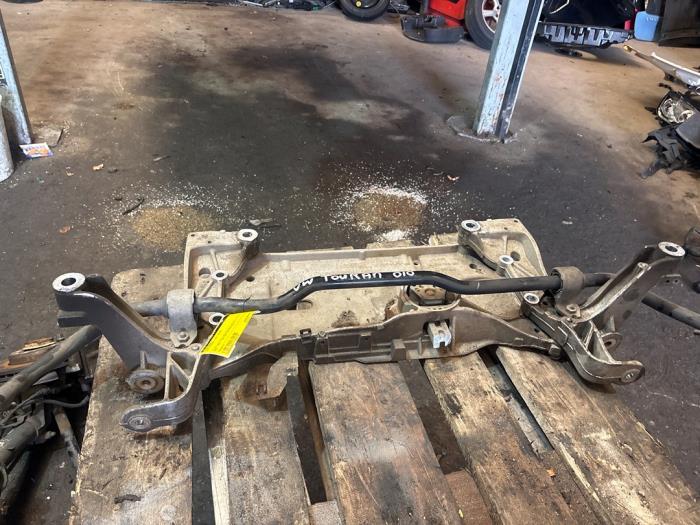 Begagnade Underram Volkswagen Touran (1T3) 1.4 16V TSI 140 Pris på förfrågan erbjuds av van de Bunte Teuge B.V.