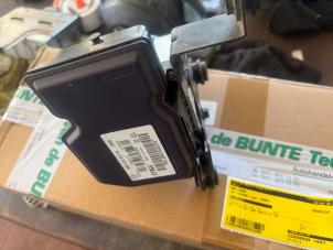 ABS-pump från en Volkswagen Tiguan (5N1/2) 1.4 TSI 16V 4Motion 2009