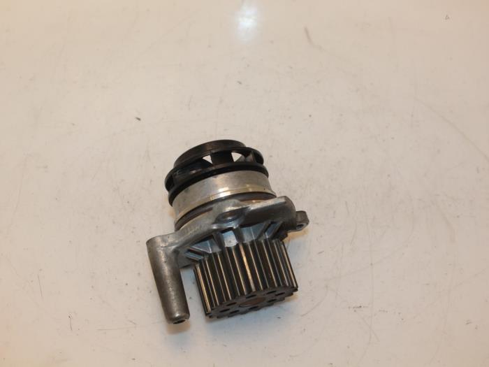 Begagnade Vattenpump Volkswagen Touran (1T3) 2.0 TDI 16V Pris € 35,00 Marginaltabell erbjuds av Van Gils Automotive