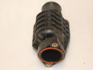Intercooler Rohr van een Peugeot 308 SW (L4/L9/LC/LJ/LR) 1.6 BlueHDi 100 2015