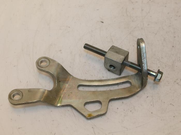 Usagé Support dynamo haut Opel Agila (B) 1.0 12V Prix € 30,00 Règlement à la marge proposé par Van Gils Automotive