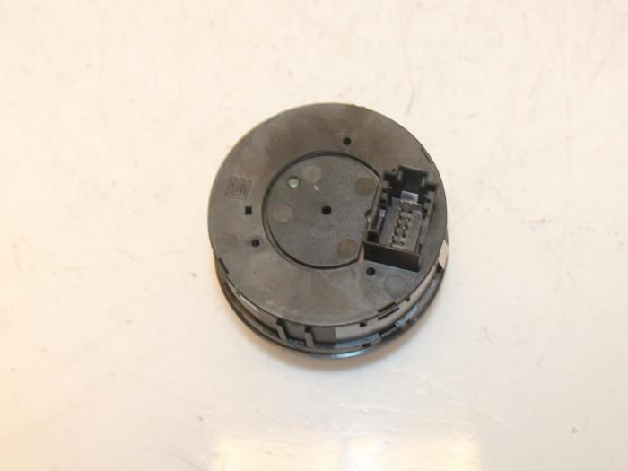Light switch from a Opel Corsa D 1.2 16V 2007