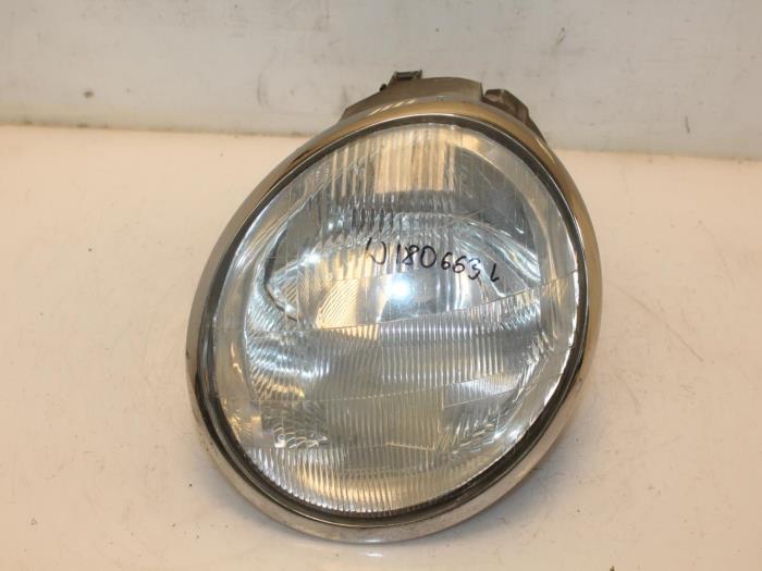 Używane Reflektor lewy Lancia Lybra SW 1.9 JTD Cena € 65,00 Procedura marży oferowane przez Van Gils Automotive