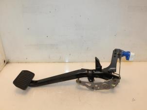 Used Brake pedal Tesla Model X 90D Price on request offered by Van Gils Automotive