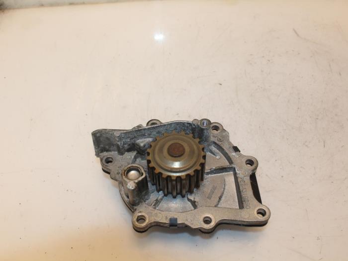 Begagnade Vattenpump Ford Mondeo IV 2.2 TDCi 16V Pris € 65,00 Marginaltabell erbjuds av Van Gils Automotive