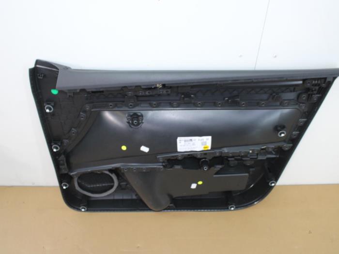 Revêtement portière haut 4portes avant gauche d'un Volkswagen Polo VI (AW1) 1.0 12V BlueMotion Technology 2018