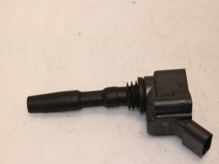 Pen ignition coil from a Volkswagen Polo VI (AW1) 1.0 TGI 12V 2018
