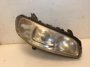 Used Headlight, right Opel Omega B (25/26/27) 2.0i 16V Price € 65,00 Margin scheme offered by Van Gils Automotive