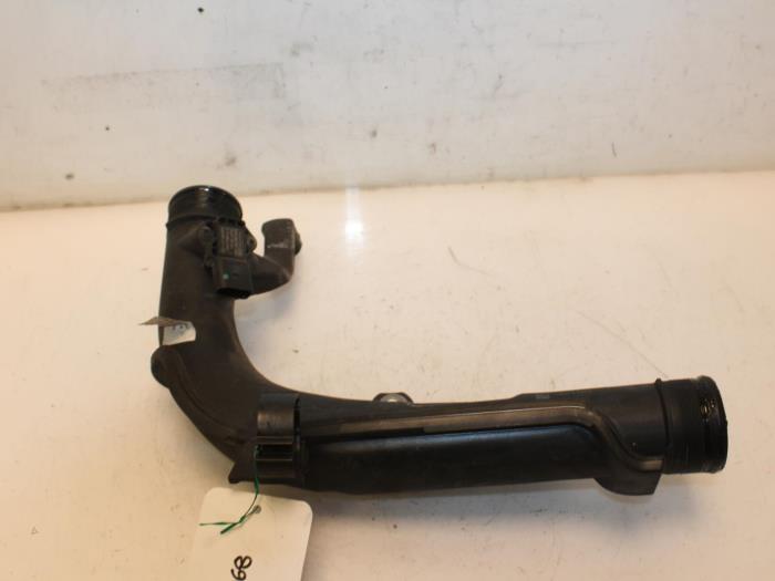 Gebrauchte Intercooler Rohr Volkswagen Caddy III (2KA,2KH,2CA,2CH) 1.6 TDI 16V Preis € 38,72 Mit Mehrwertsteuer angeboten von Van Gils Automotive