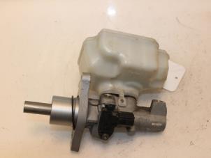 Used Master cylinder Volkswagen Caddy III (2KA,2KH,2CA,2CH) 1.6 TDI 16V Price € 36,30 Inclusive VAT offered by Van Gils Automotive