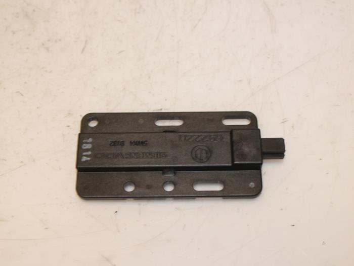 Używane Antena BMW 3 serie (E92) 335i 24V Performance Power Kit Cena € 30,00 Procedura marży oferowane przez Van Gils Automotive