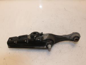 Used Gearbox mount Dacia Lodgy (JS) 1.6 Price € 65,00 Margin scheme offered by Van Gils Automotive