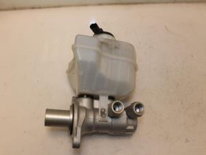Begagnade Huvudcylinder Landrover Range Rover IV (LG) 3.0 TDV6 24V Pris € 164,56 Inklusive moms erbjuds av Van Gils Automotive