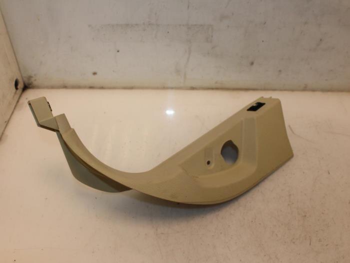 Footwell side trim