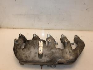 Used Intake manifold Ssang Yong Rexton 3.2 V6 24V RX 320 Price € 75,00 Margin scheme offered by Van Gils Automotive