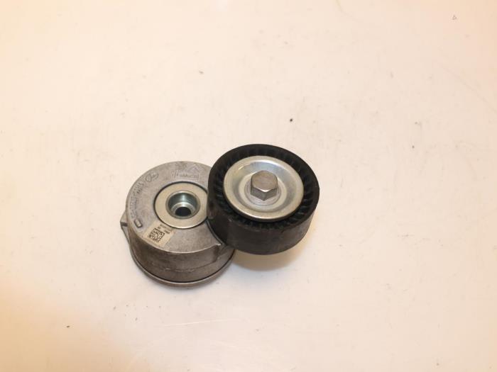 Usados Tensor correa múltiple Ford Kuga II (DM2) 2.0 TDCi 16V 163 4x4 Precio € 30,00 Norma de margen ofrecido por Van Gils Automotive