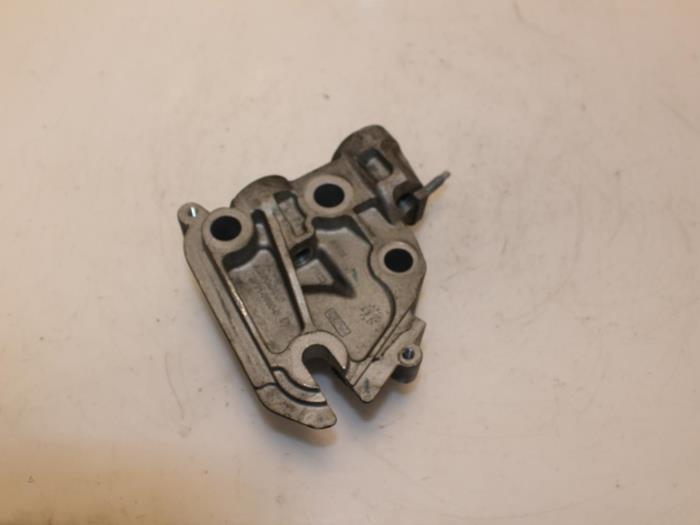 Usagé Support moteur Ford Kuga I 2.0 TDCi 16V 140 Prix € 54,00 Règlement à la marge proposé par Van Gils Automotive