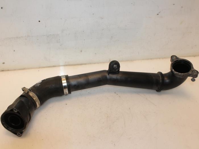 Usagé Tube intercooler Skoda Karoq 2.0 TDI 16V 4x4 Prix € 38,72 Prix TTC proposé par Van Gils Automotive