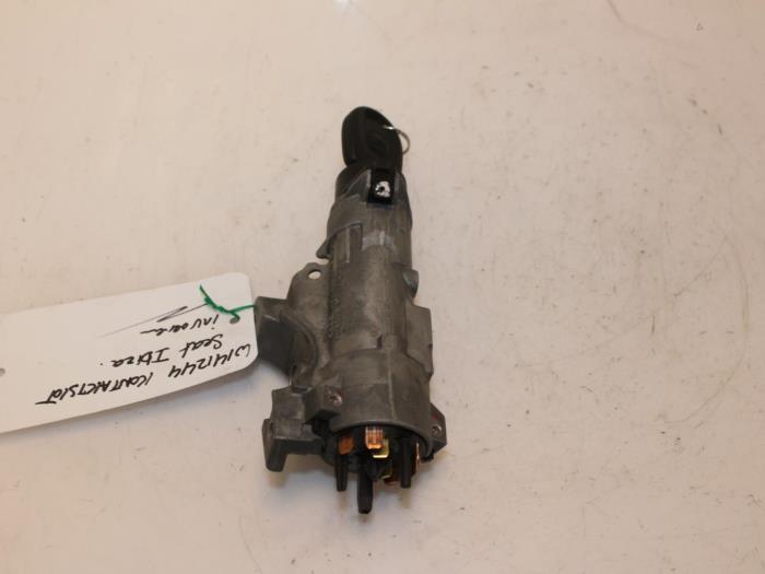 Ignition lock + key from a Seat Ibiza III (6L1) 1.4 16V 75 2002