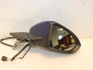 Used Wing mirror, right Volkswagen Golf VII (AUA) 1.6 TDI BMT 16V Price € 120,99 Inclusive VAT offered by Van Gils Automotive
