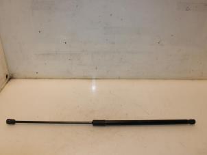 Used Bonnet gas strut, right Volkswagen Touran (5T1) 1.5 TSI Price € 36,30 Inclusive VAT offered by Van Gils Automotive