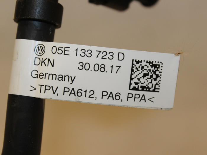 Fuel line from a Volkswagen Touran (5T1) 1.5 TSI 2018