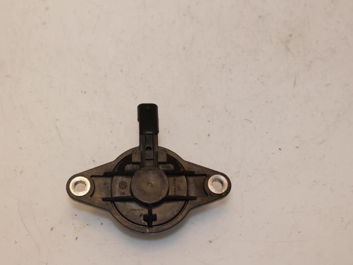 Begagnade Kamaxelsensor Volkswagen Touran (5T1) 1.4 TSI Pris € 39,93 Inklusive moms erbjuds av Van Gils Automotive