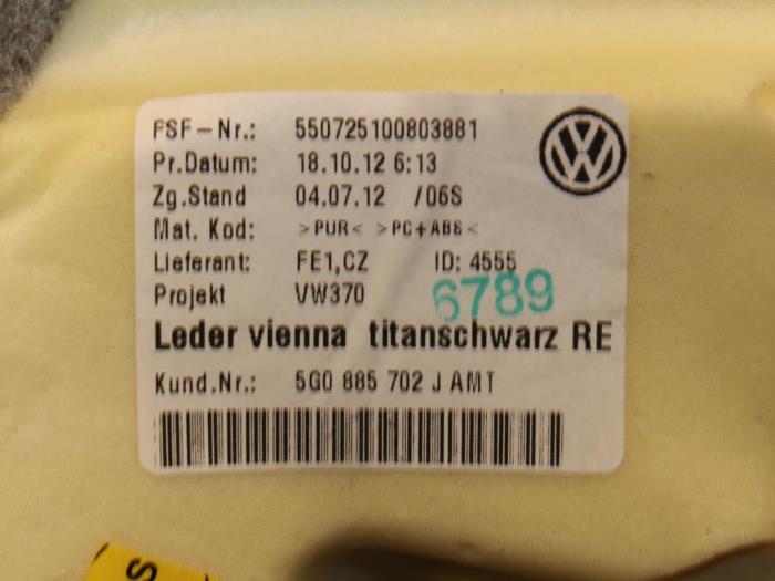 Obudowa slupka prawy tyl z Volkswagen Golf VII (AUA) 2.0 TDI 16V 2012