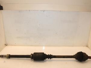 Used Front drive shaft, right Opel Vivaro A Combi 1.9 DTI 16V Price € 74,99 Margin scheme offered by Van Gils Automotive