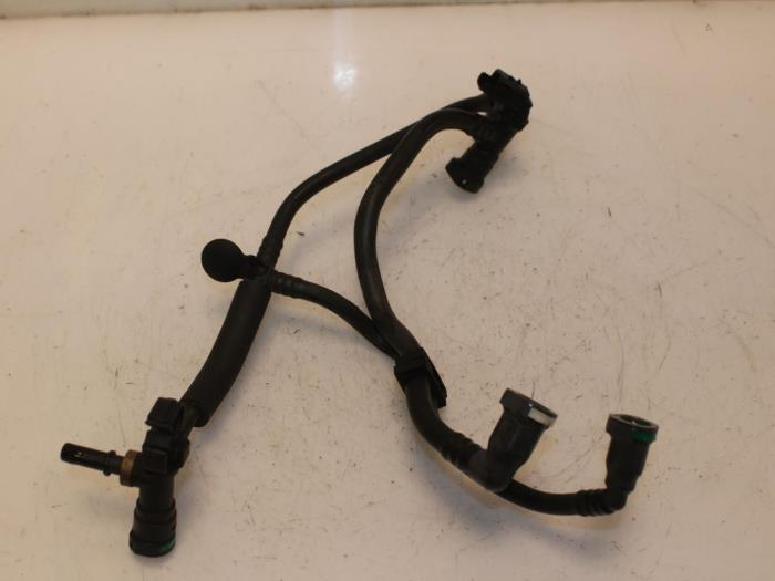 Fuel line from a Peugeot Partner (GC/GF/GG/GJ/GK) 1.6 HDI 75 2012