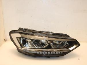 Used Headlight, right Volkswagen Touran (5T1) 1.4 TSI Price € 499,00 Inclusive VAT offered by Van Gils Automotive