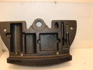 Used Spare wheel holder Volkswagen Touran (5T1) 1.4 TSI Price € 38,72 Inclusive VAT offered by Van Gils Automotive