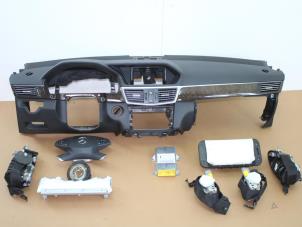 Used Airbag set + module Mercedes E Estate (S212) E-220 CDI 16V BlueEfficiency Price € 899,00 Margin scheme offered by Van Gils Automotive