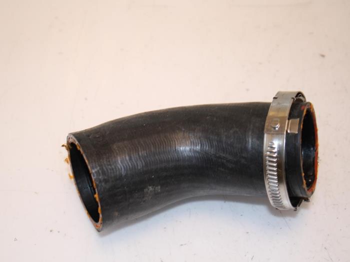 Usagé Tuyau intercooler Volkswagen Touran (5T1) 1.6 TDI SCR BlueMotion Technology Prix € 36,30 Prix TTC proposé par Van Gils Automotive