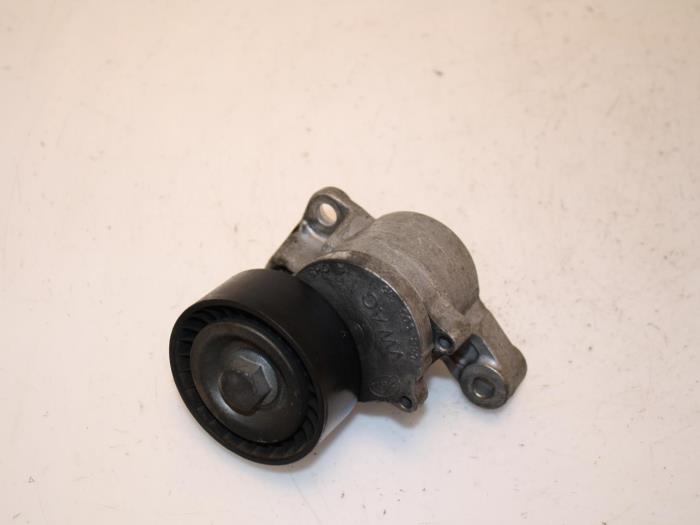 Usados Tensor correa múltiple Volkswagen Polo V (6R) 1.4 TDI 12V 90 Precio € 36,30 IVA incluido ofrecido por Van Gils Automotive