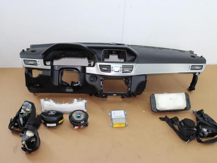 Juego y módulo de airbag de un Mercedes-Benz E (W212) E-200 CDI 16V BlueEfficiency,BlueTEC 2015