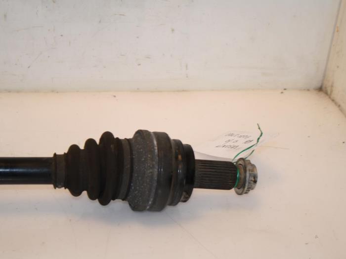 Drive shaft, rear right from a BMW 5 serie Touring (F11) 520i 16V 2013