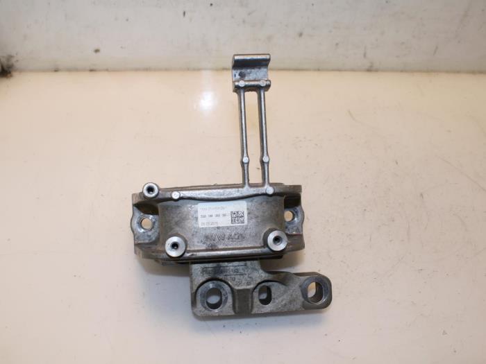 Usagé Support moteur Volkswagen Touran (5T1) 2.0 TDI 150 Prix € 36,30 Prix TTC proposé par Van Gils Automotive