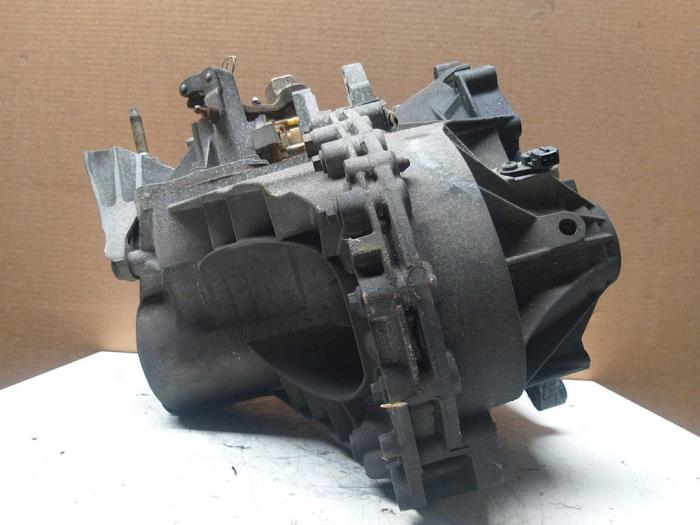 Gearbox from a Ford Transit 2.0 TDdi 16V 260S 2005
