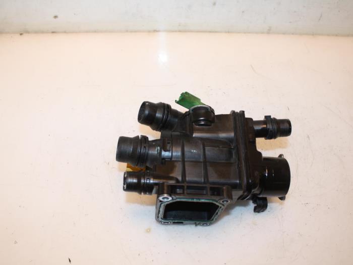 Thermostat housing Peugeot 308 SW 1.2 12V eTHP PureTech 110