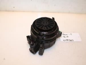 Used Fuel filter housing Mercedes E (W213) E-220d 2.0 Turbo 16V Price € 98,00 Margin scheme offered by Van Gils Automotive