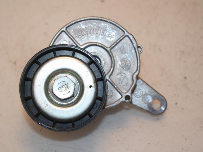 Usados Tensor correa múltiple Volkswagen T-Roc I 2.0 TDI 150 4Motion 16V Precio € 36,30 IVA incluido ofrecido por Van Gils Automotive