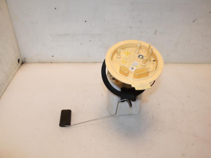 Used Booster pump Volkswagen T-Roc I 2.0 TDI 150 4Motion 16V Price € 131,89 Inclusive VAT offered by Van Gils Automotive