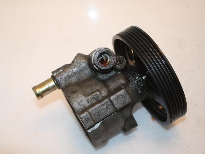 Usagé Pompe de direction Renault Laguna II Grandtour (KG) 2.0 16V IDE Prix € 60,00 Règlement à la marge proposé par Van Gils Automotive