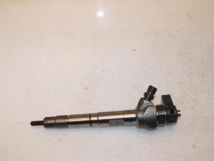 Used Injector (diesel) Volkswagen Golf VII (AUA) 2.0 TDI 16V Price € 60,50 Inclusive VAT offered by Van Gils Automotive