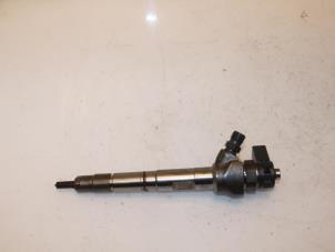 Used Injector (diesel) Volkswagen Golf VII (AUA) 2.0 TDI 16V Price € 60,50 Inclusive VAT offered by Van Gils Automotive