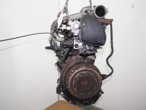 Motor van een Renault Laguna II Grandtour (KG) 2.0 16V IDE 2002