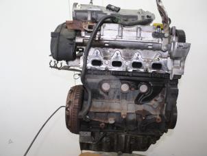 Motor van een Renault Laguna II Grandtour (KG) 2.0 16V IDE 2002