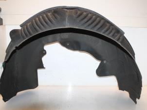 Used Wheel arch liner Mercedes E (W213) E-220d 2.0 Turbo 16V Price € 43,00 Margin scheme offered by Van Gils Automotive