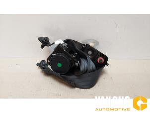 Usagé Ceinture de sécurité arrière gauche Kia Sportage (SL) 2.0 CVVT 16V 4x2 Prix € 37,00 Règlement à la marge proposé par Van Gils Automotive